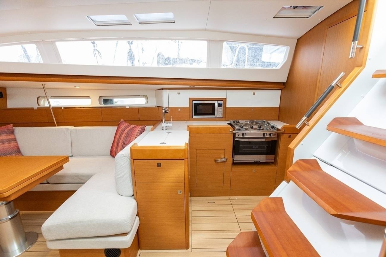 Jeanneau Sun Odyssey 44 DS 15