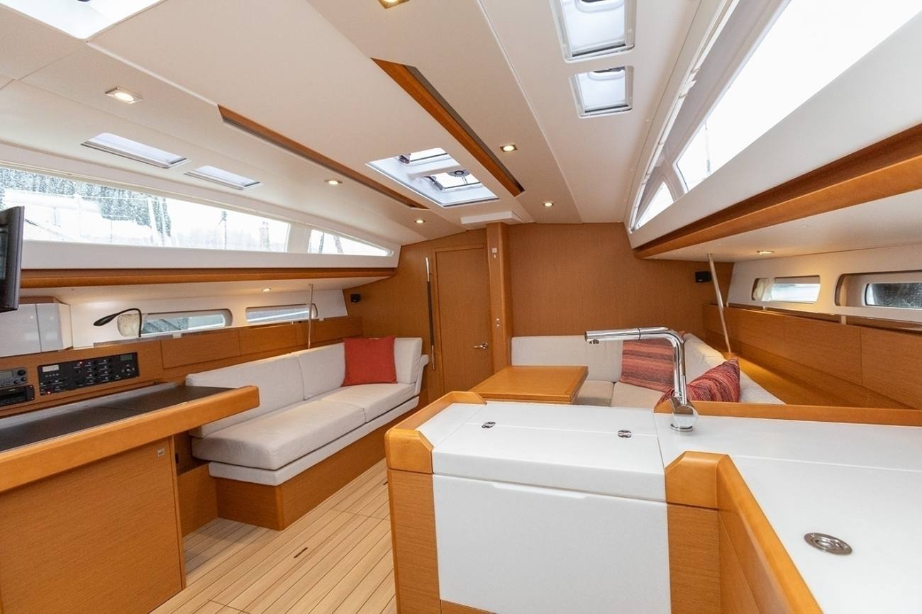 Jeanneau Sun Odyssey 44 DS 3