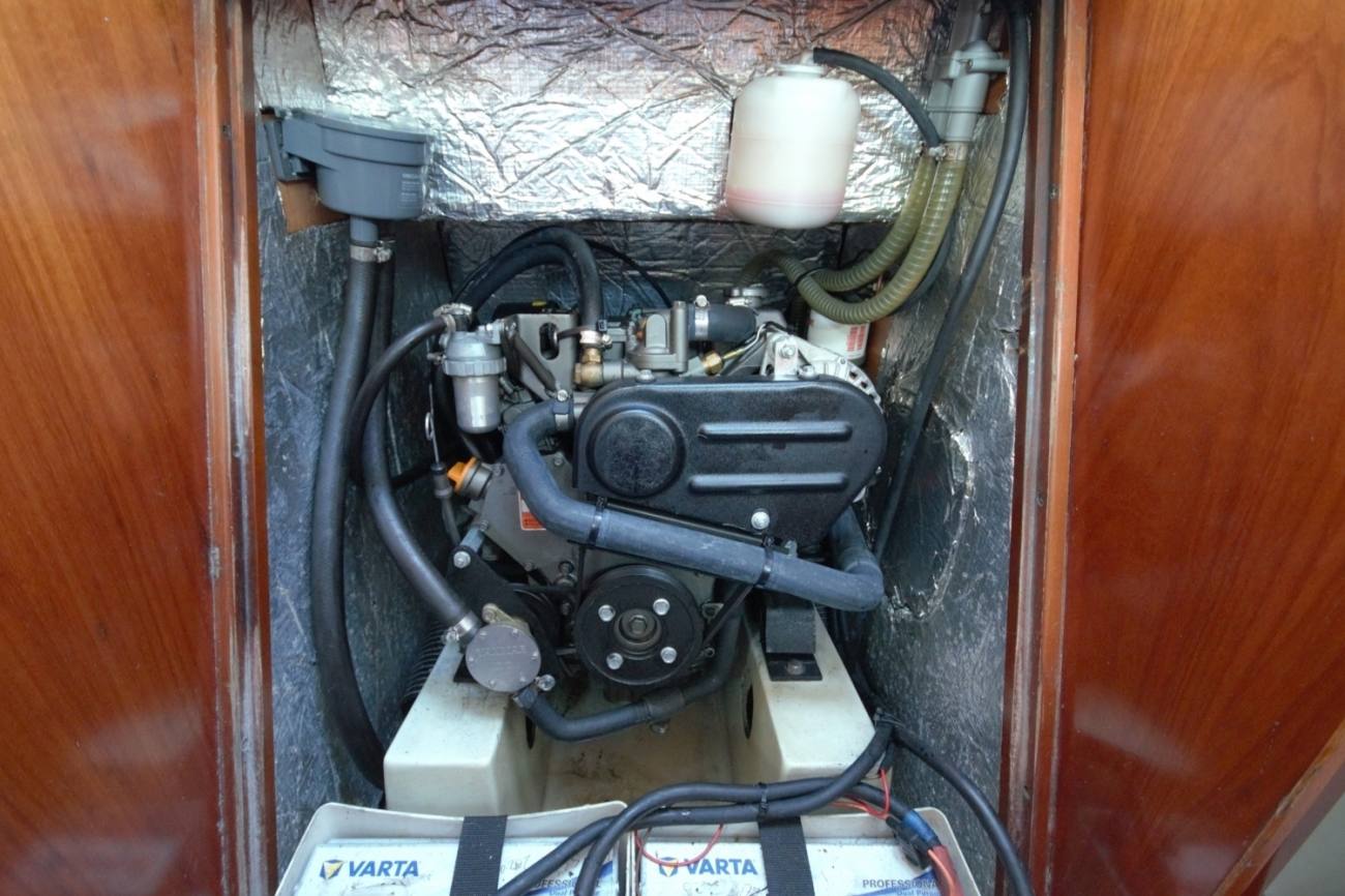Beneteau Oceanis Clipper 323 25