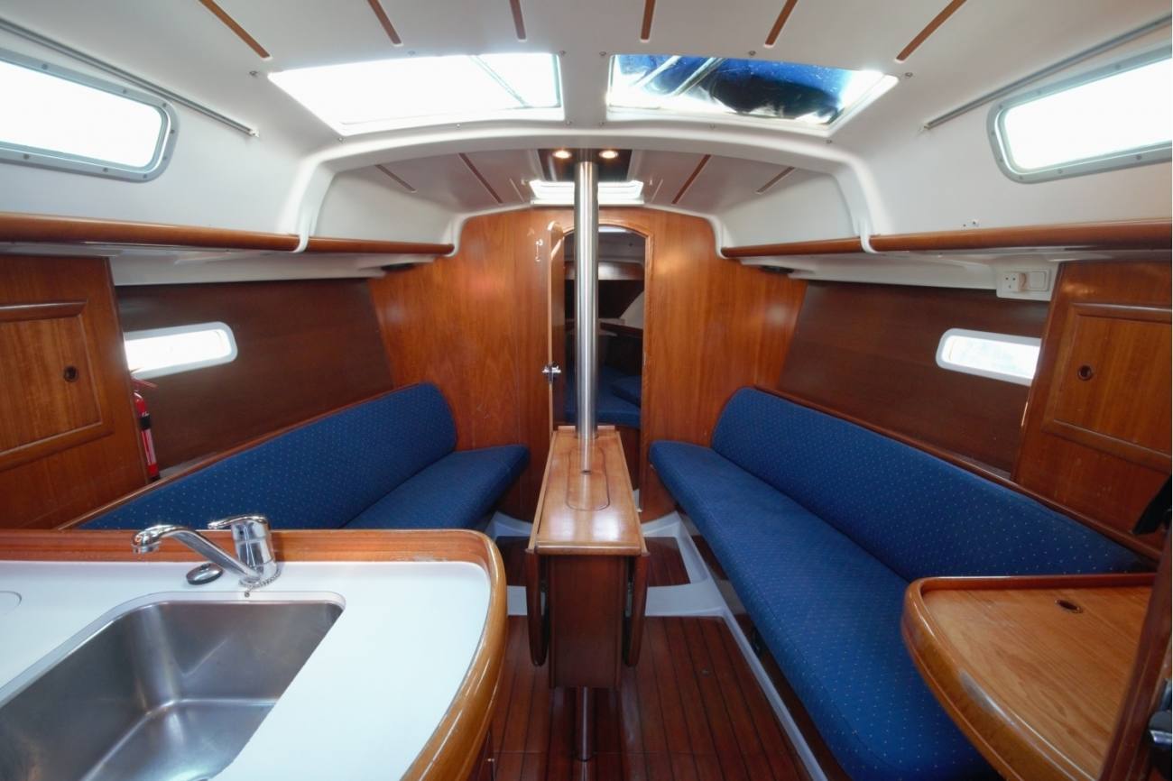 Beneteau Oceanis Clipper 323 4