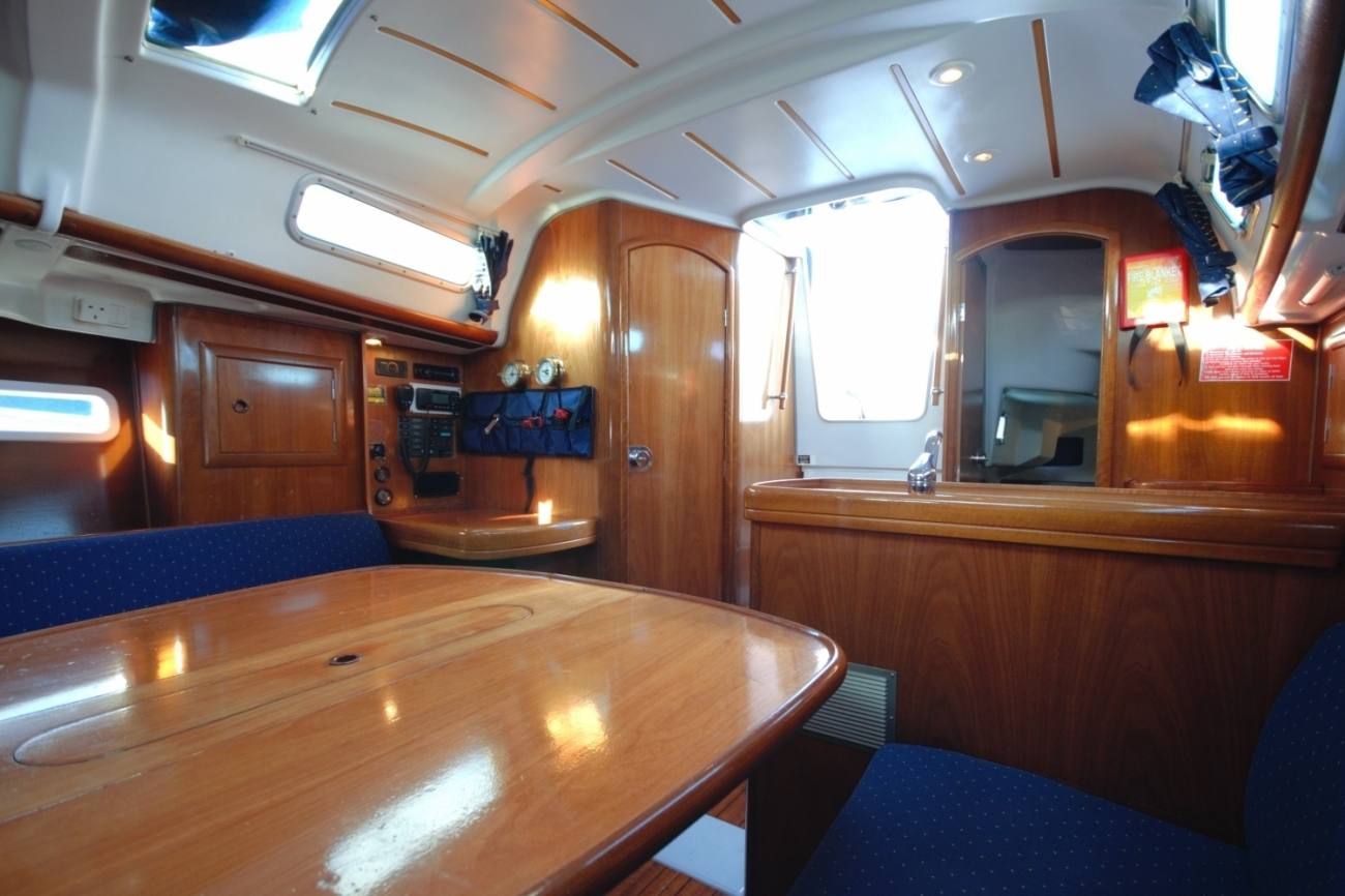Beneteau Oceanis Clipper 323 6