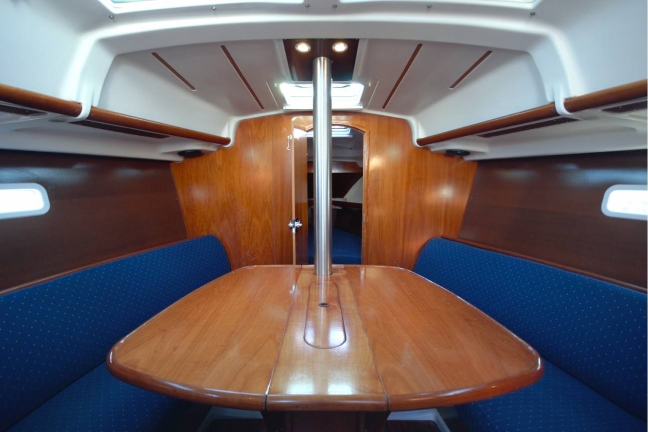Beneteau Oceanis Clipper 323 7