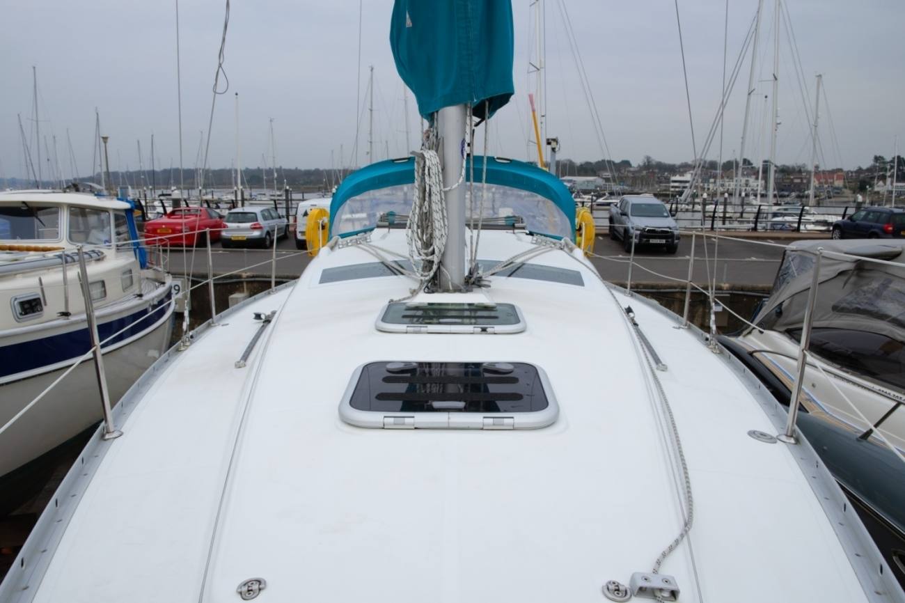Beneteau Oceanis Clipper 323 14
