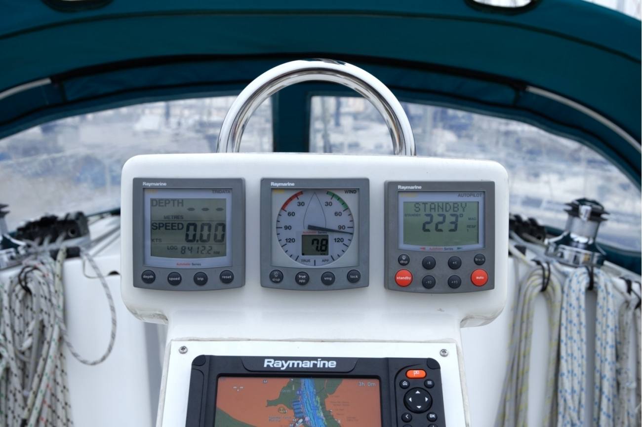 Beneteau Oceanis Clipper 323 21