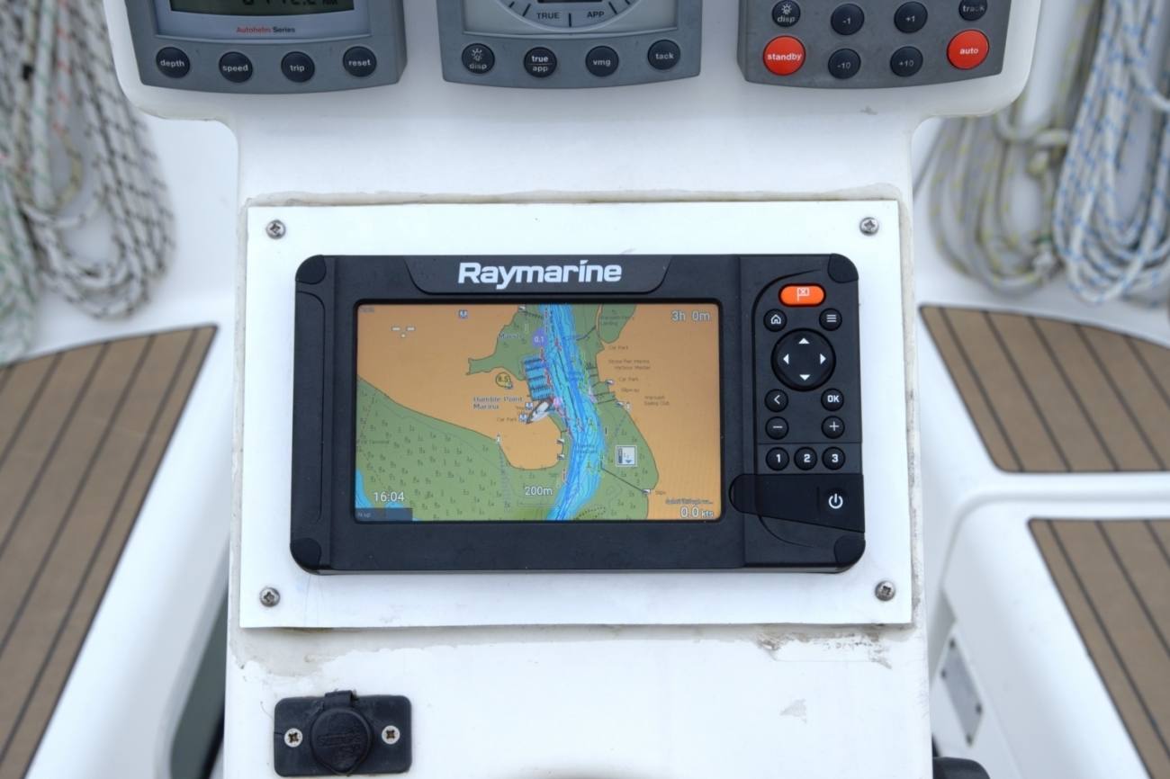 Beneteau Oceanis Clipper 323 22