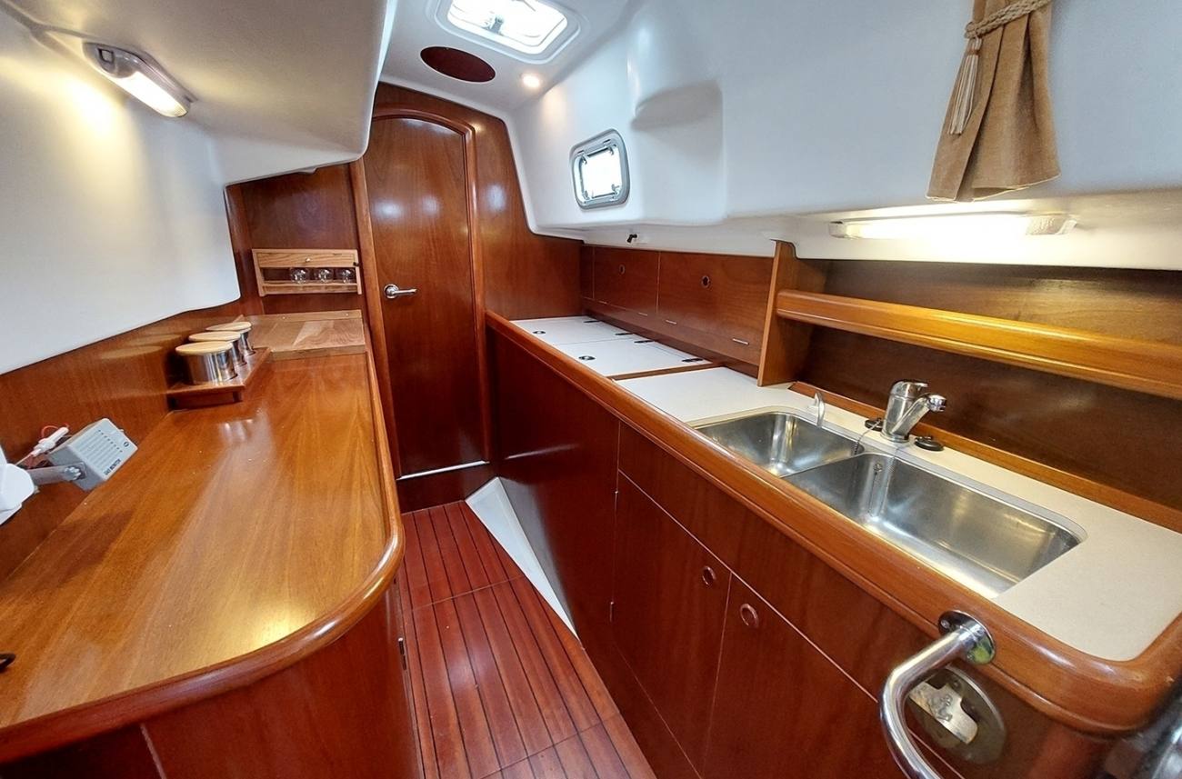Beneteau Oceanis 36CC