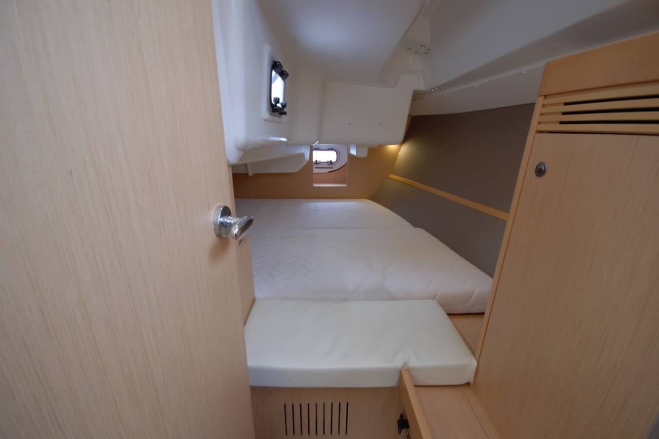 Beneteau Oceanis 31 14