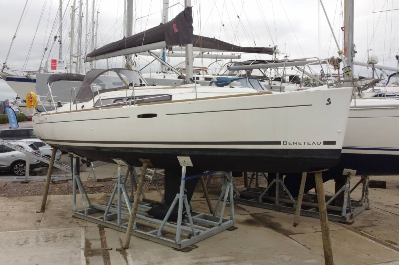 Beneteau Oceanis 31 16
