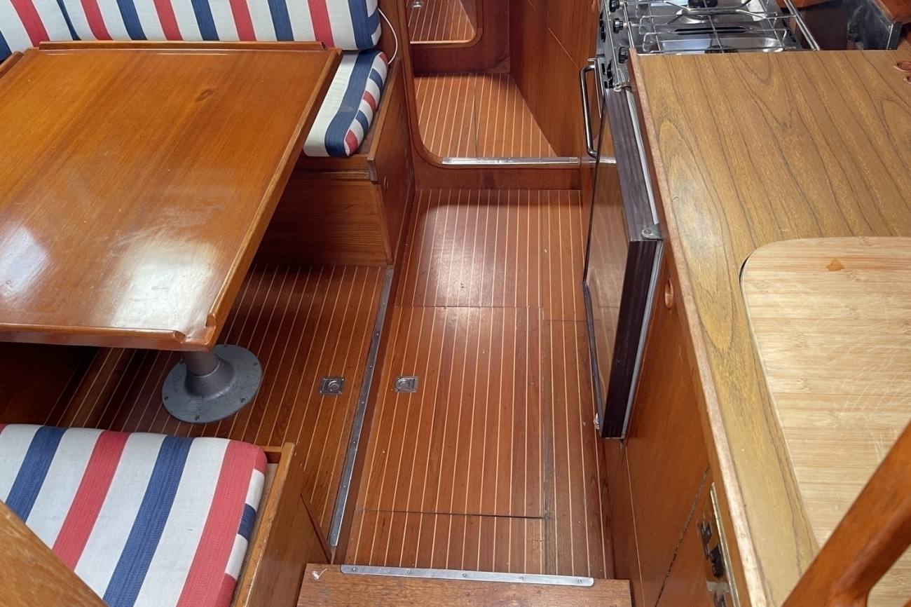 Nauticat 36 16