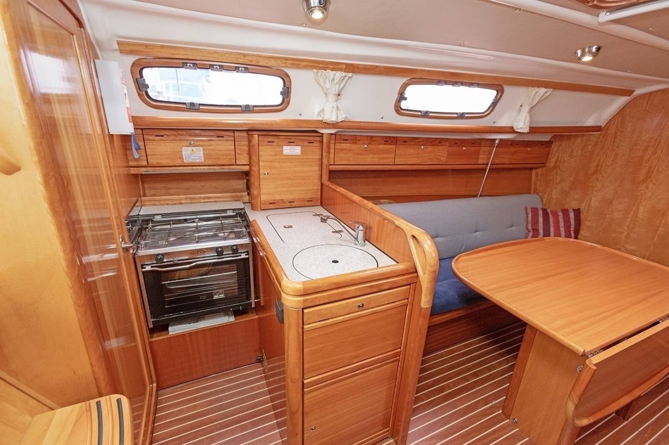 Bavaria 30 Cruiser 9