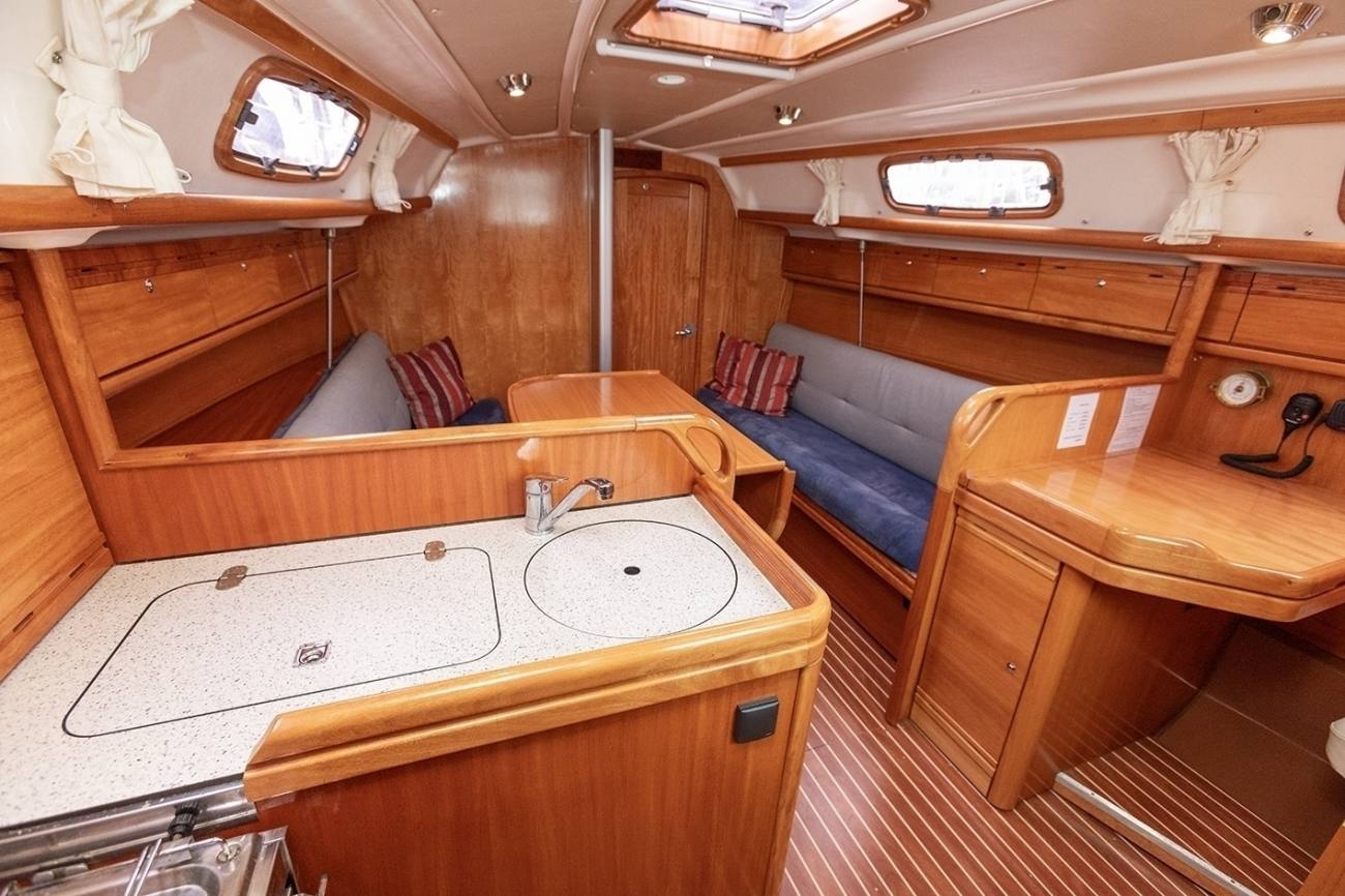 Bavaria 30 Cruiser 8
