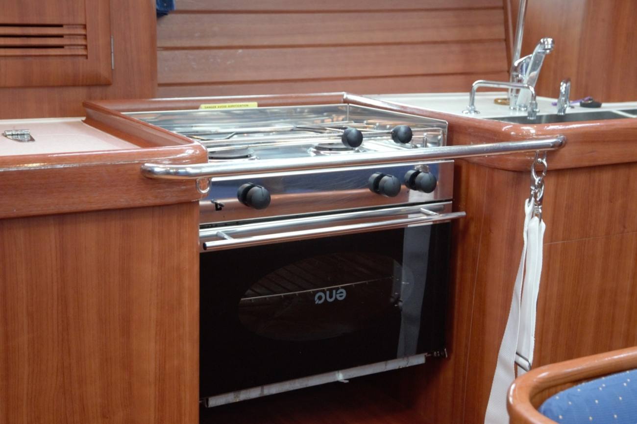 Beneteau Oceanis 423 Clipper 11