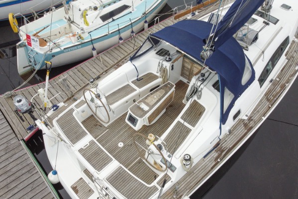 Beneteau Oceanis 43 additional image 3