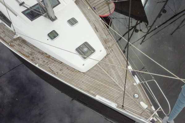 Beneteau Oceanis 43 additional image 2