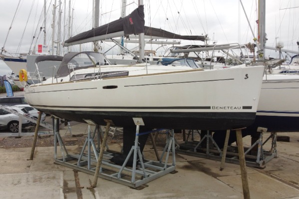Beneteau Oceanis 31 additional image 1