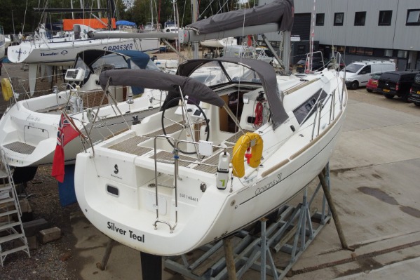 Beneteau Oceanis 31 additional image 2