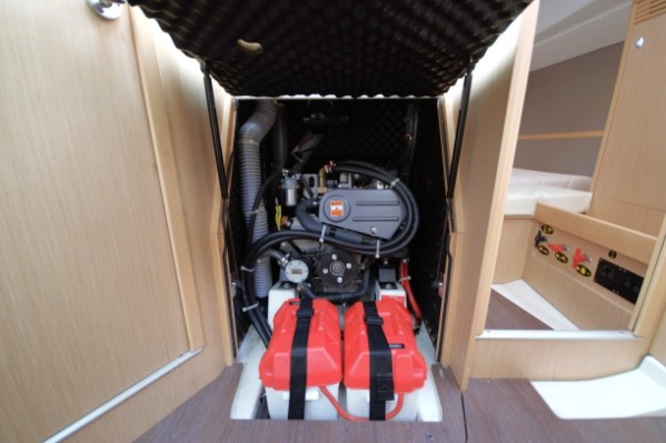 Beneteau Oceanis 31 additional image 13