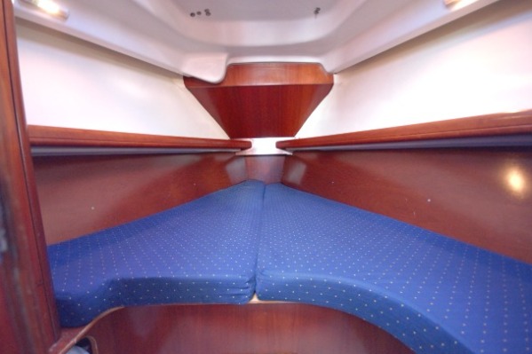 Beneteau Oceanis Clipper 323 additional image 9