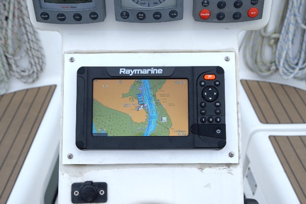 Beneteau Oceanis Clipper 323 additional image 11