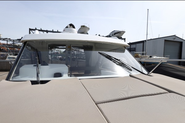 Beneteau Antares 8  additional image 18