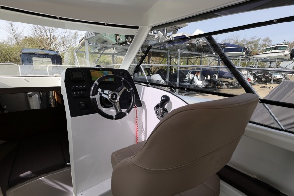 Beneteau Antares 8  additional image 6