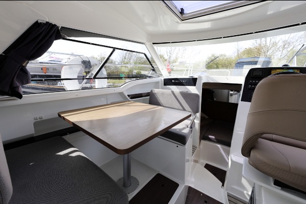 Beneteau Antares 8  additional image 5