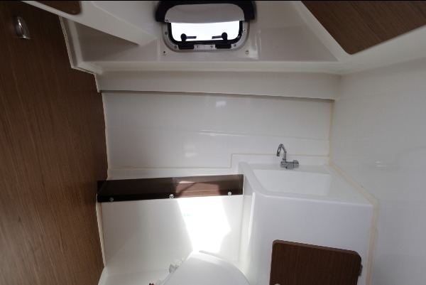 Beneteau Antares 8  additional image 10